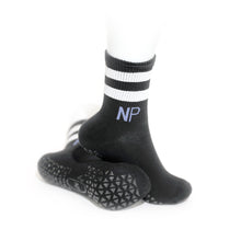 Load image into Gallery viewer, Natural Pilates Quarter Socks