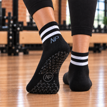 Load image into Gallery viewer, Natural Pilates Quarter Socks
